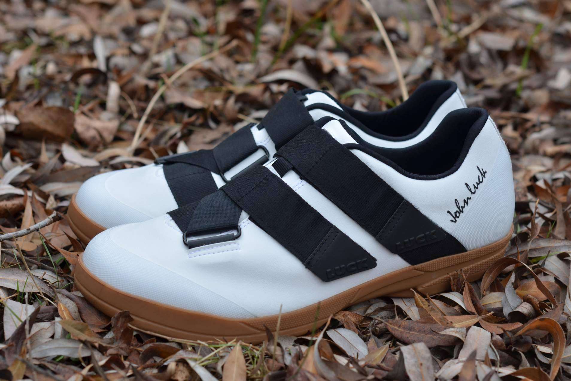 John Luck apuesta por el confort con sus zapatillas de ciclismo de horma respetuosa