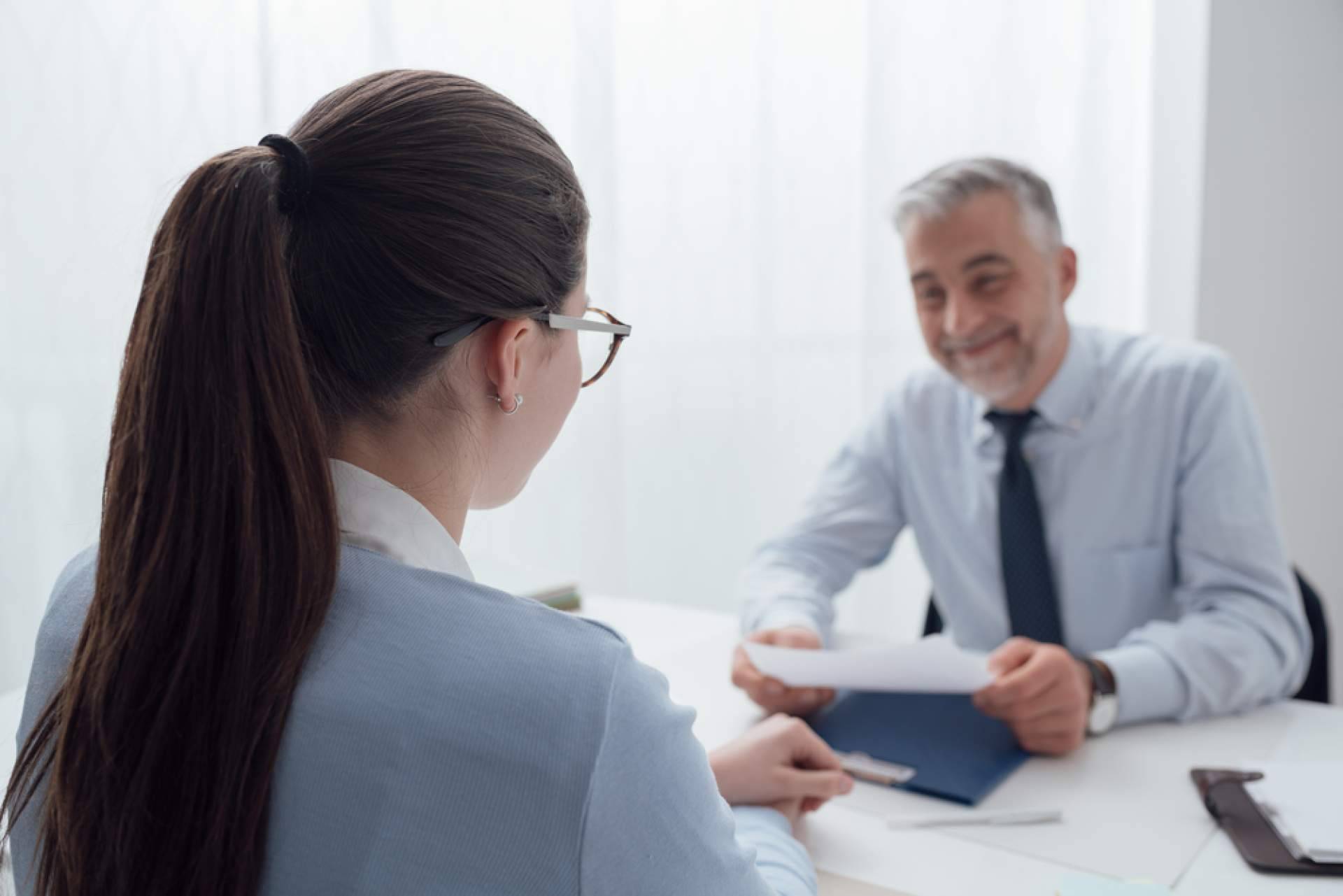 Cómo elegir entre headhunting y selección tradicional según las necesidades de la empresa