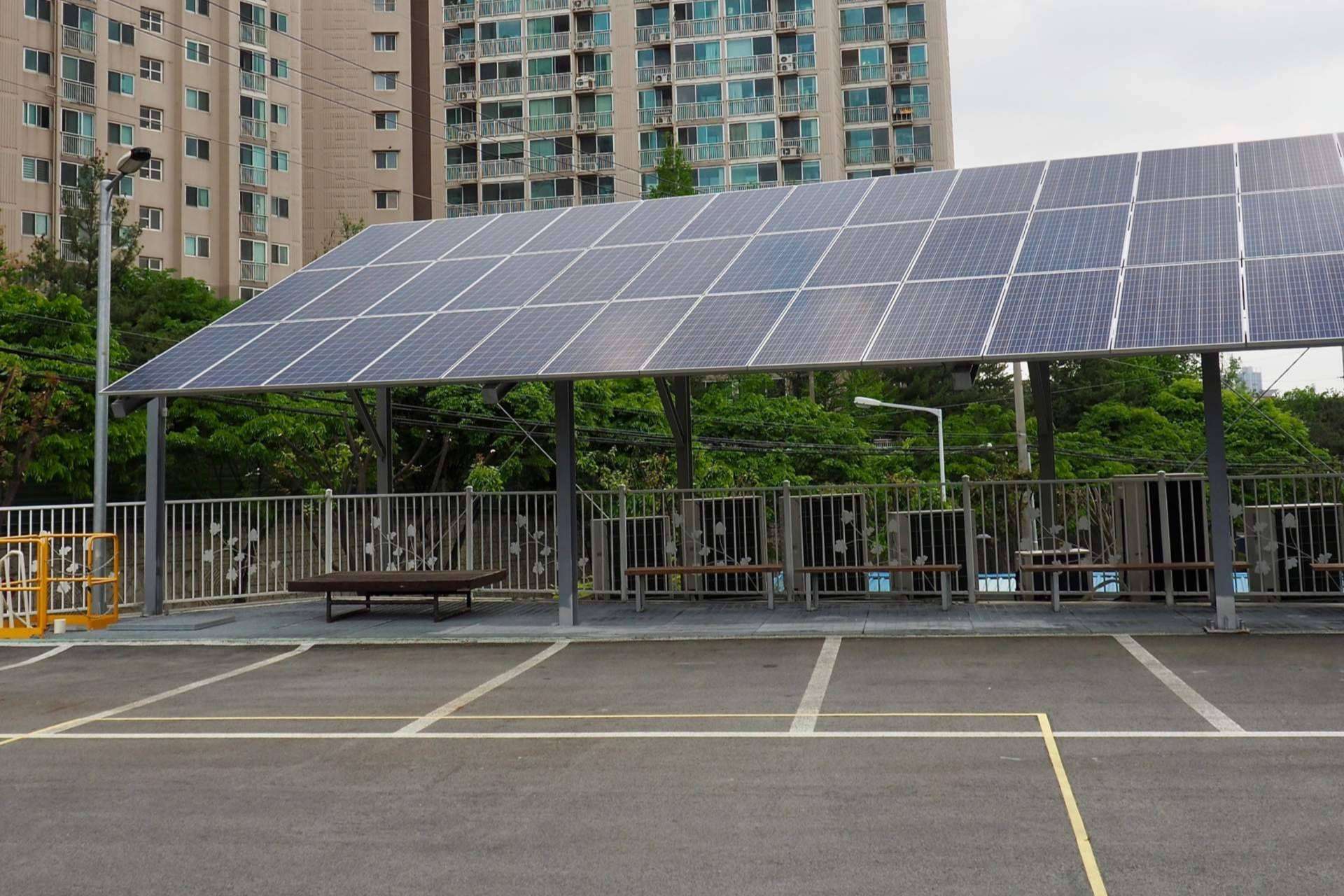 Repsol desarrollará en Zaragoza su mayor proyecto de comunidades solares en España
