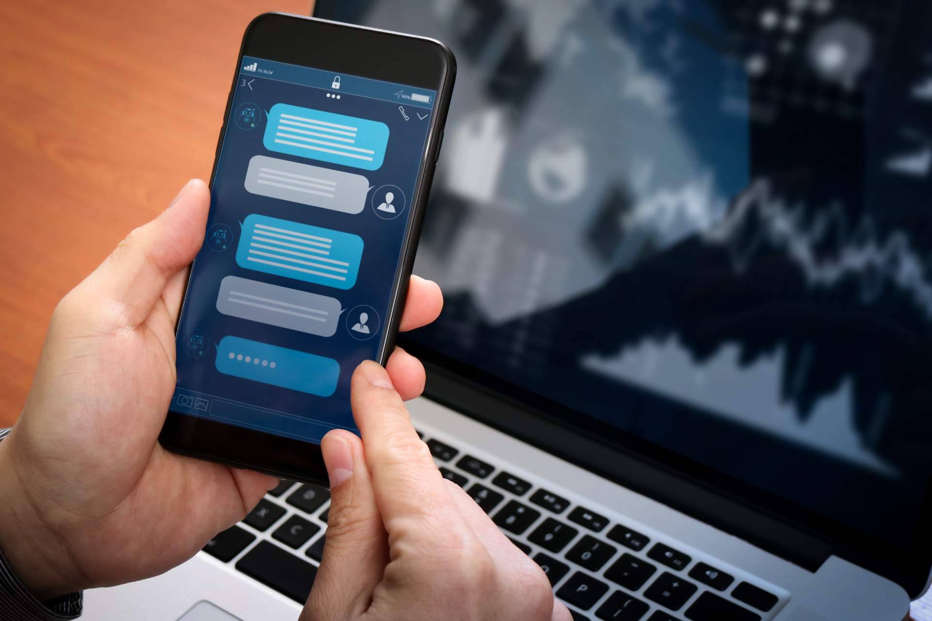 La implantación de chatbots con IA transforma la interacción entre empresas y clientes