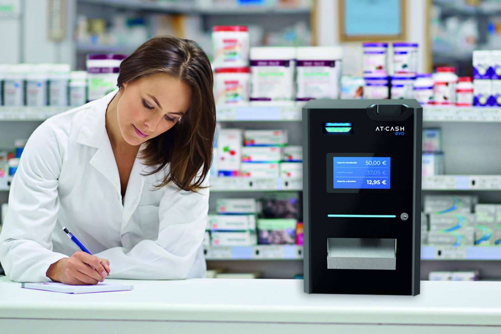 Eficiencia y ahorro con AT-CASH EVO, la nueva solución de autocobro para espacios reducidos