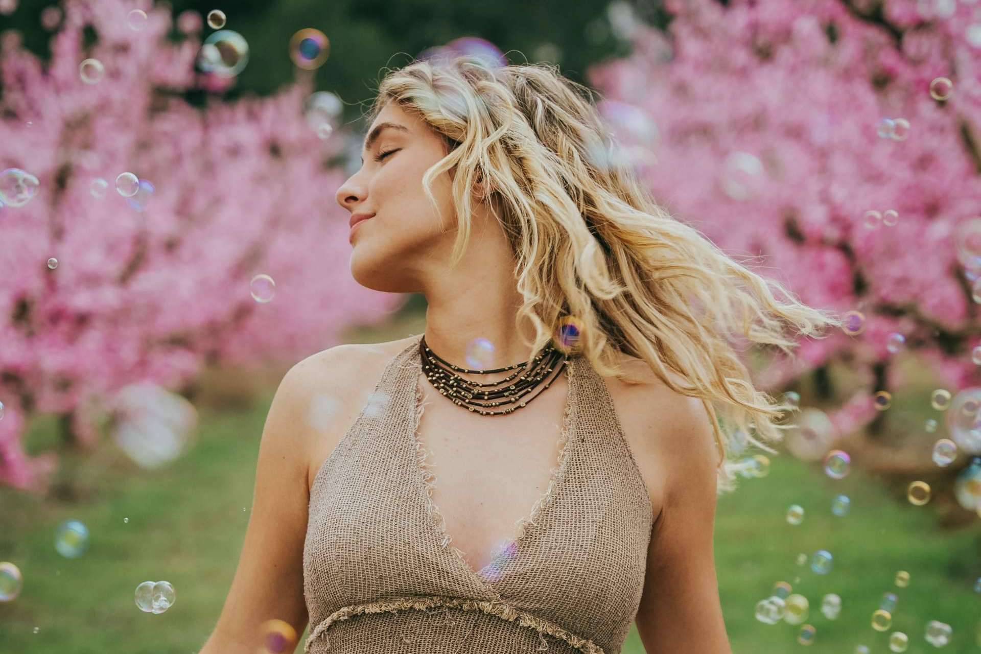 Seytha irrumpe con 'VITA FLUMEN'; la canción que redefine la juventud y la libertad