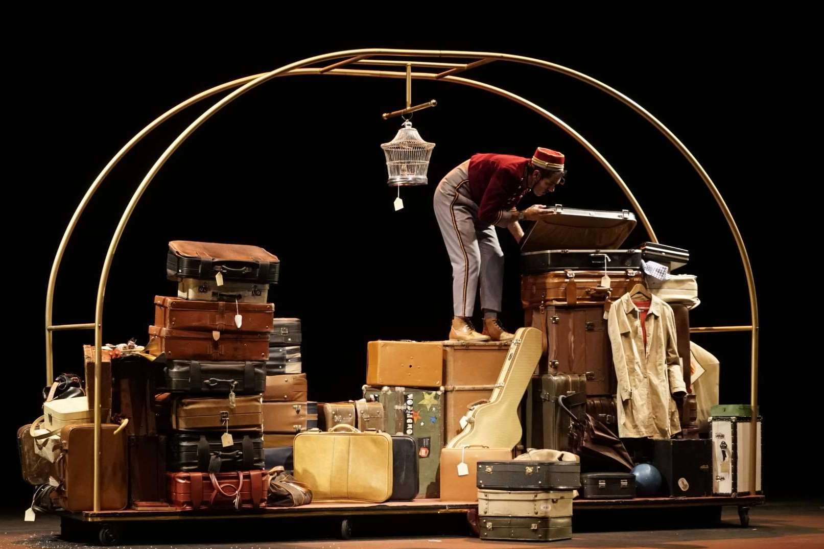 Adrián Conde transforma el teatro familiar con una nueva forma de ver la magia