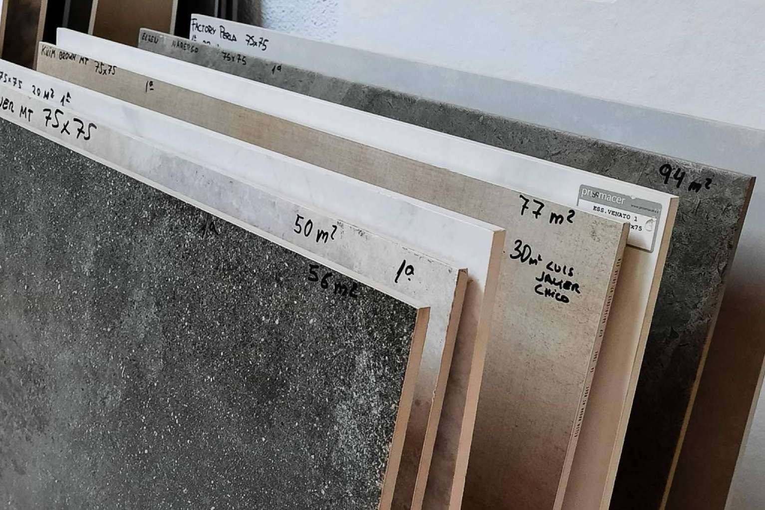 Artegres destaca por la venta de lotes de azulejos Outlet en segunda calidad