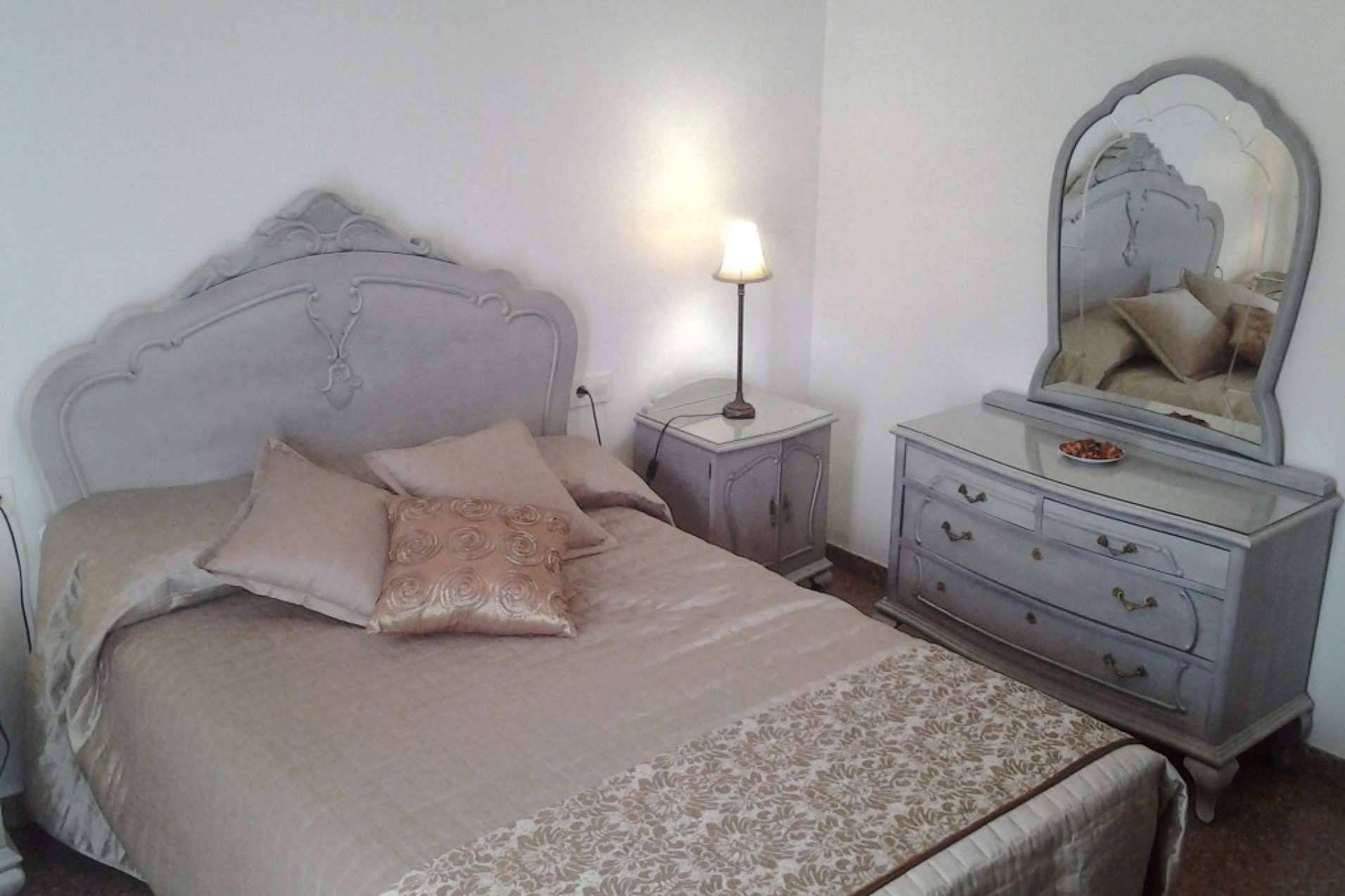 ¿Vale la pena lacar un mueble antiguo?