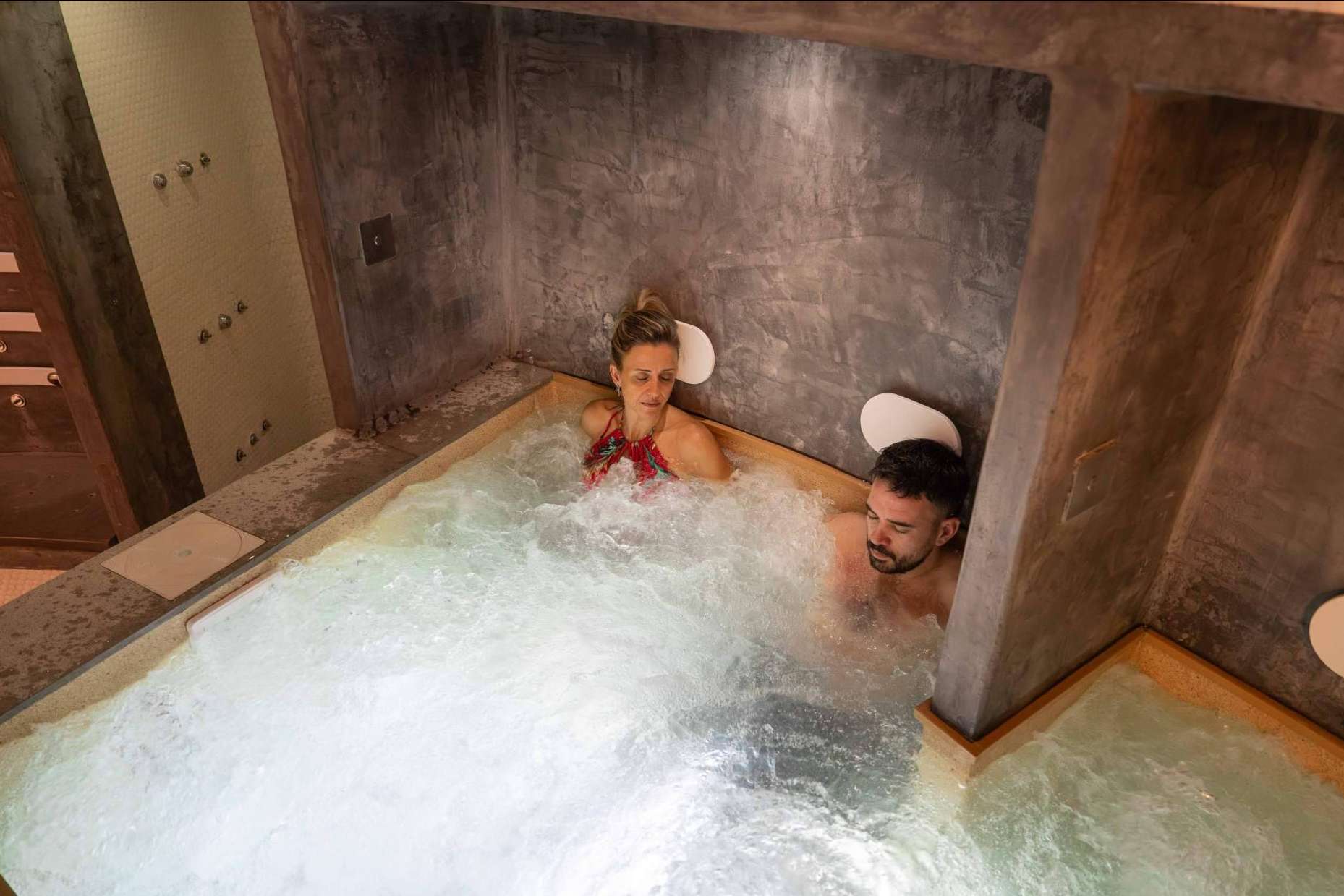 Spa y Belleza ofrece una experiencia exclusiva de relajación y bienestar en un entorno hotelero único