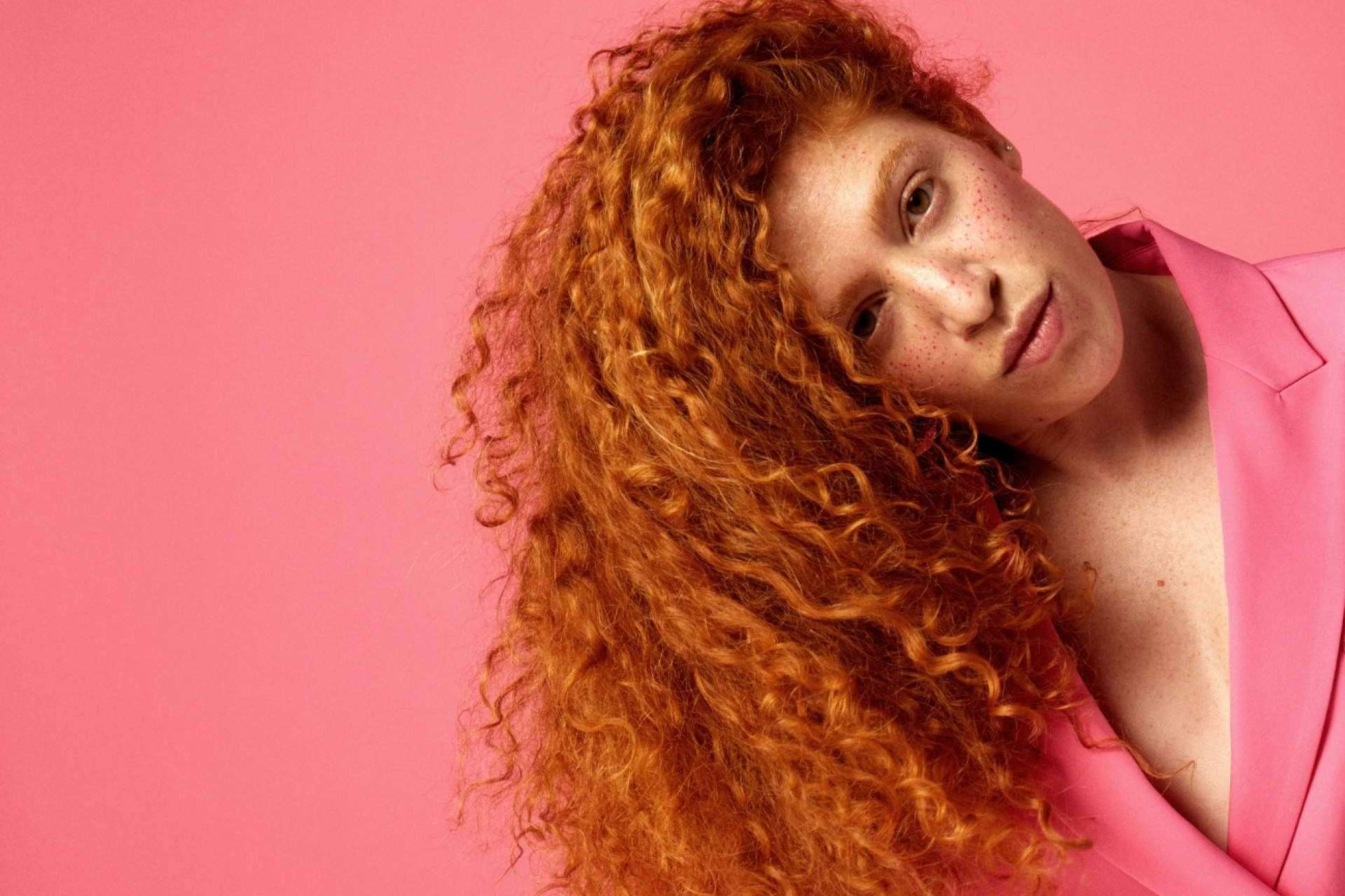 La textura del cabello es tendencia; la revolución capilar de Ángela Navarro