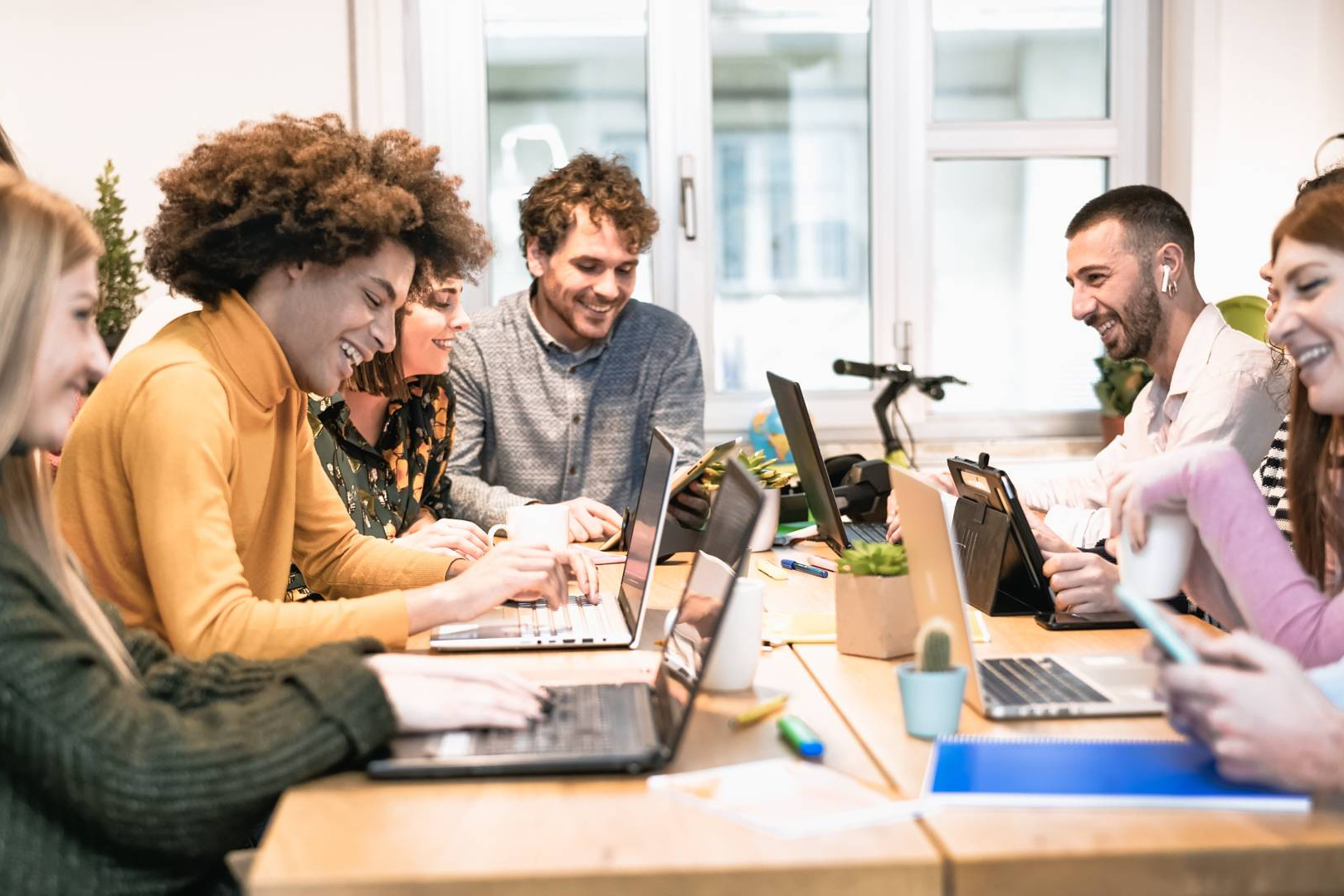 La UB y HollyMontt impulsan el aprendizaje práctico con avanzados entornos virtuales de inversión