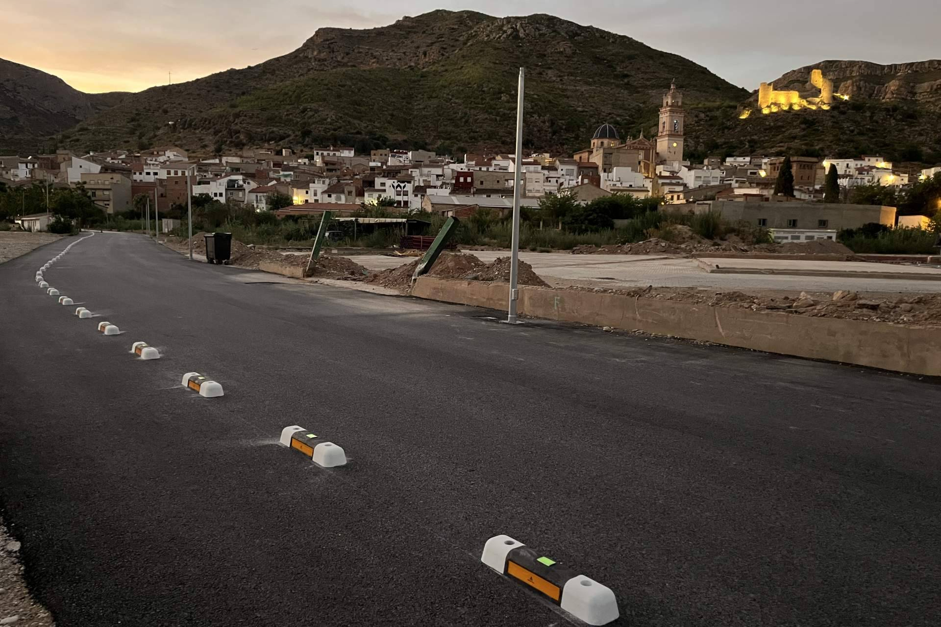 Abadecom Urban apuesta por la seguridad vial con su separador de carril bici fotoluminiscente