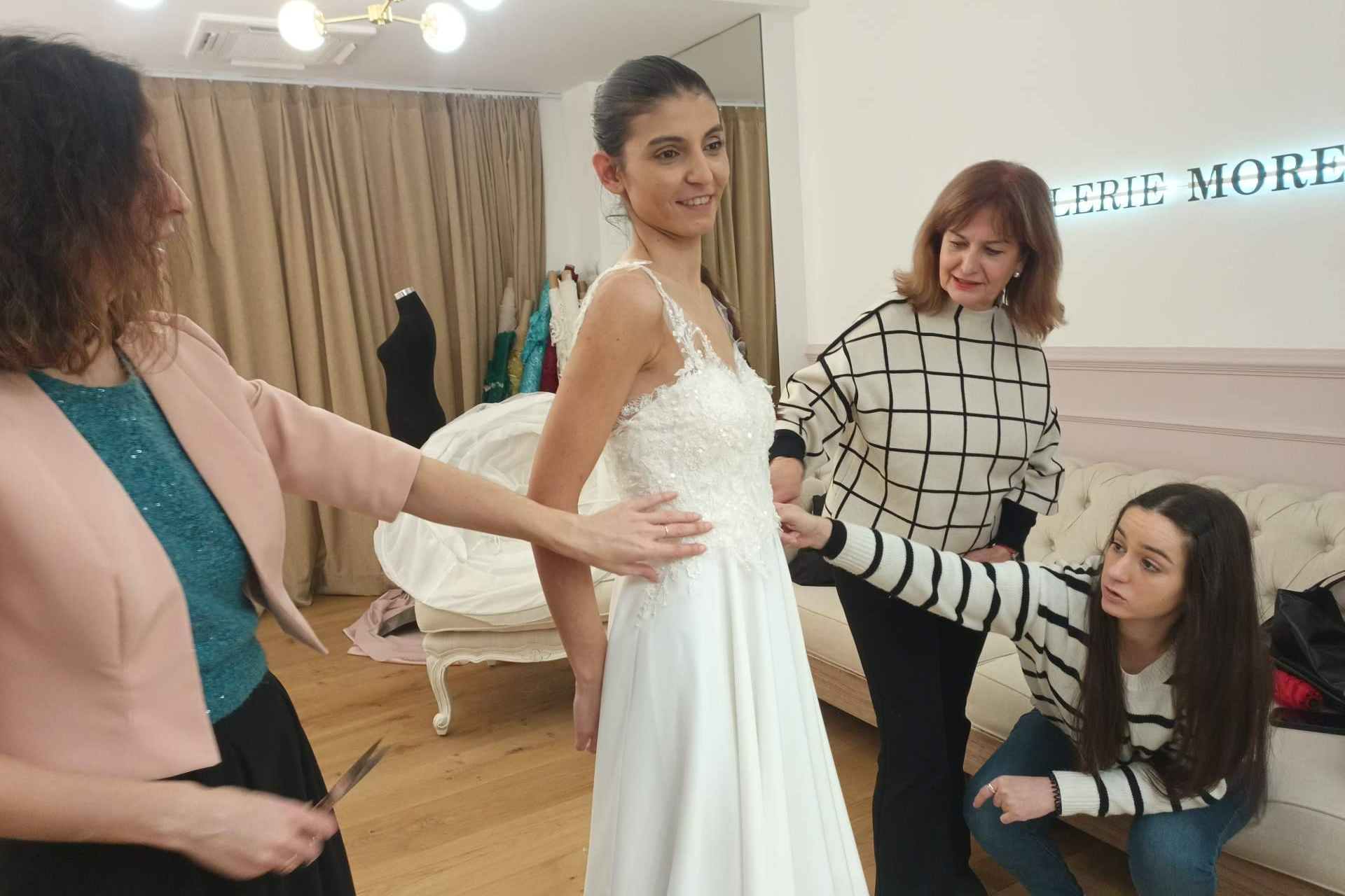 De la tela al altar; así es una prueba de novia en el atelier deValérie