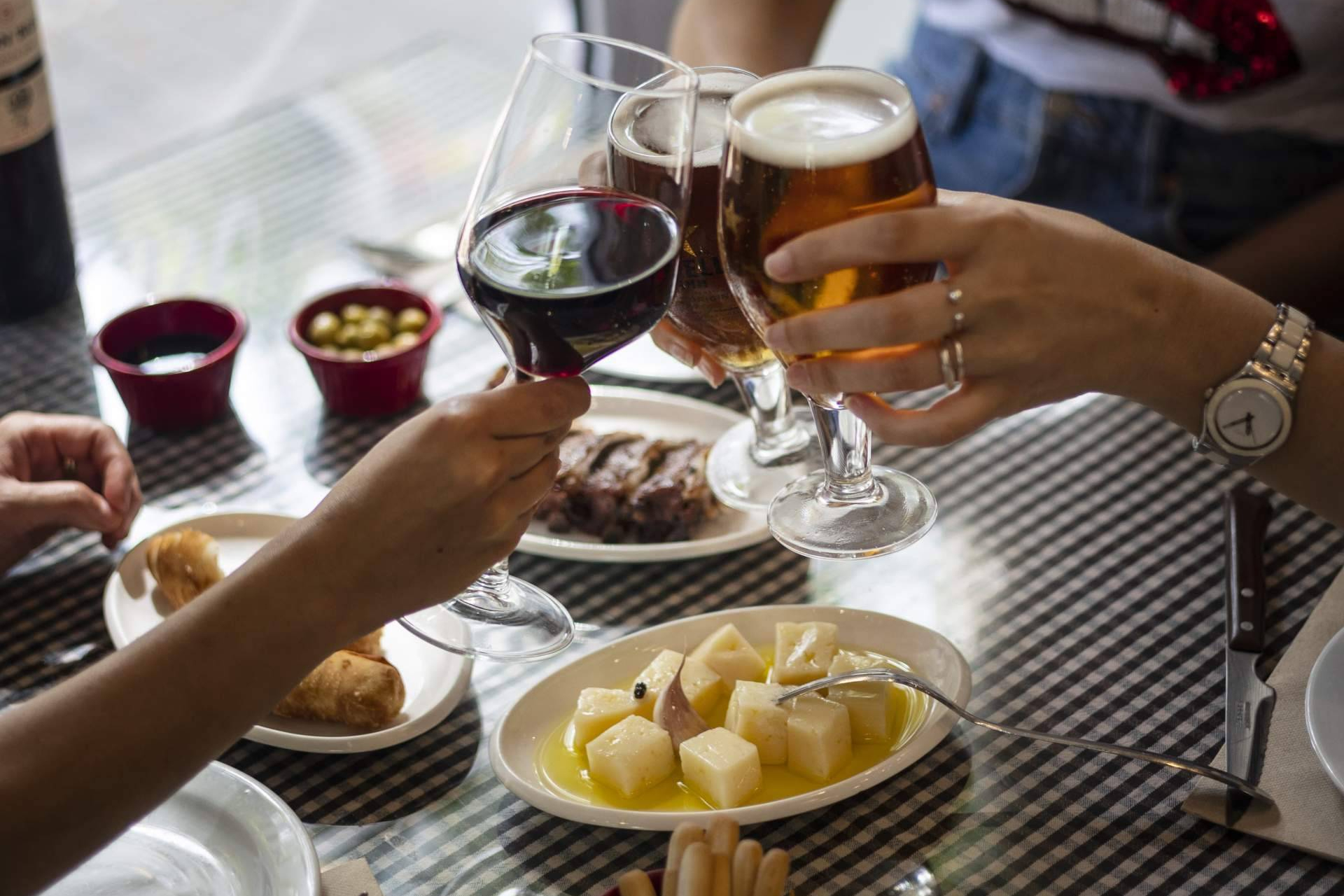 La Barceloneta vibra al ritmo de las tapas; Pasa Tapas conquista a locales y turistas