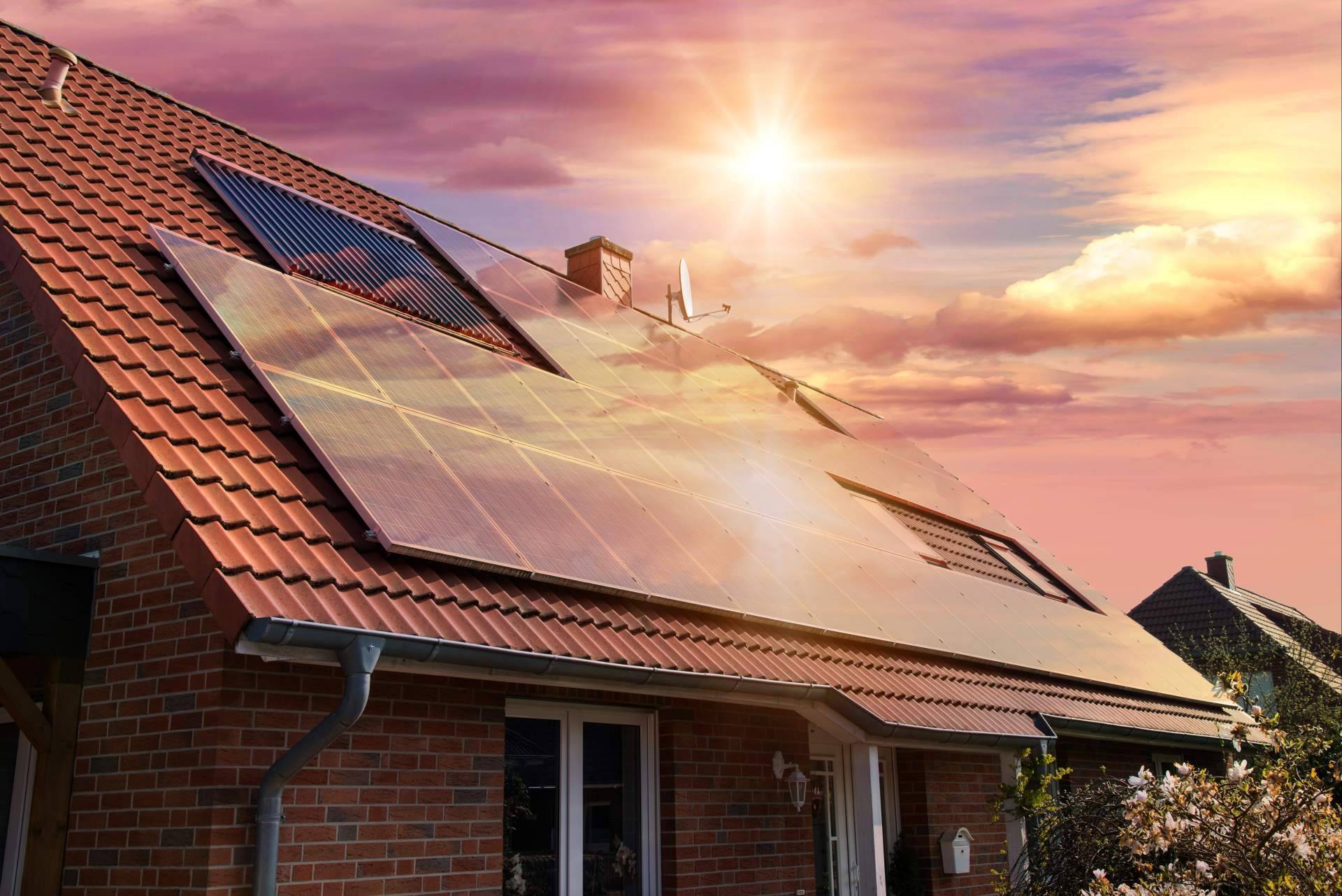 La sección de fotovoltaica de Celectricos.com ofrece soluciones completas para instalaciones solares eficientes