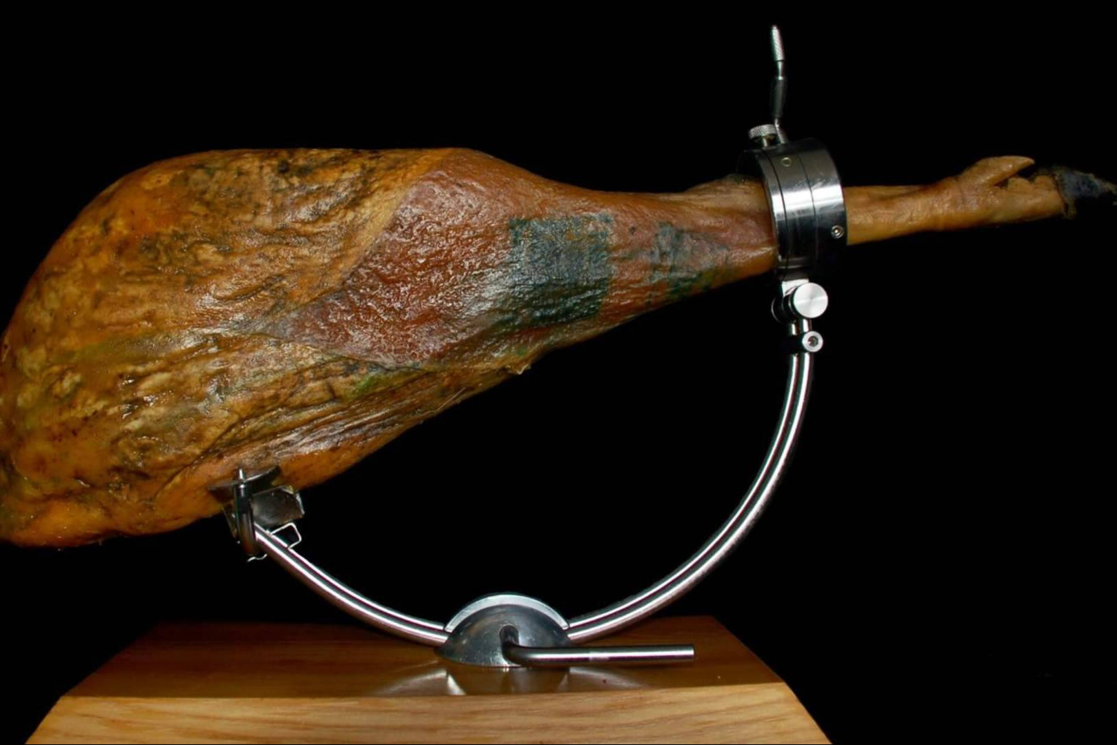 Jamones Paulino impulsa el jamón de bellota 100% ibérico como regalo para Reyes