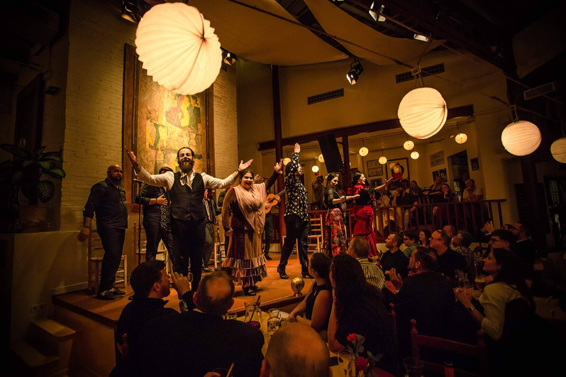 Espectáculo flamenco con cena en Barcelona; tradición, gastronomía y patrimonio en el Tablao de Carmen