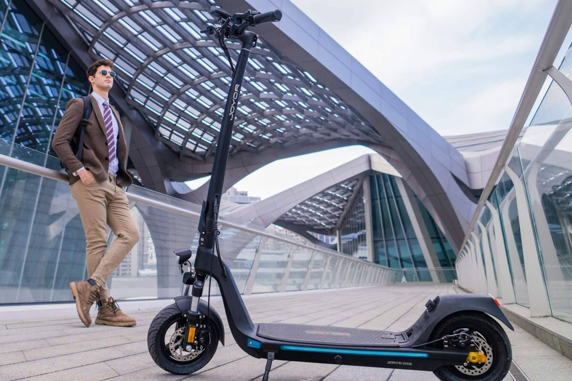 Patinetes eléctricos urbanos homologados; Joyor se adelanta a la normativa DGT de 2027 en España