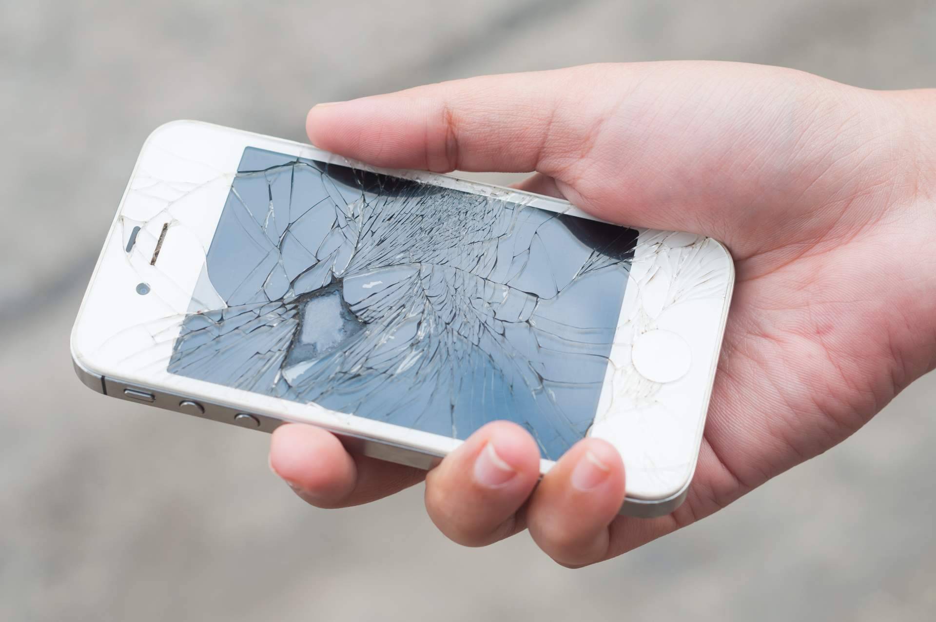 Convertirse en técnico en reparación de celulares con formación práctica en móviles y tablets