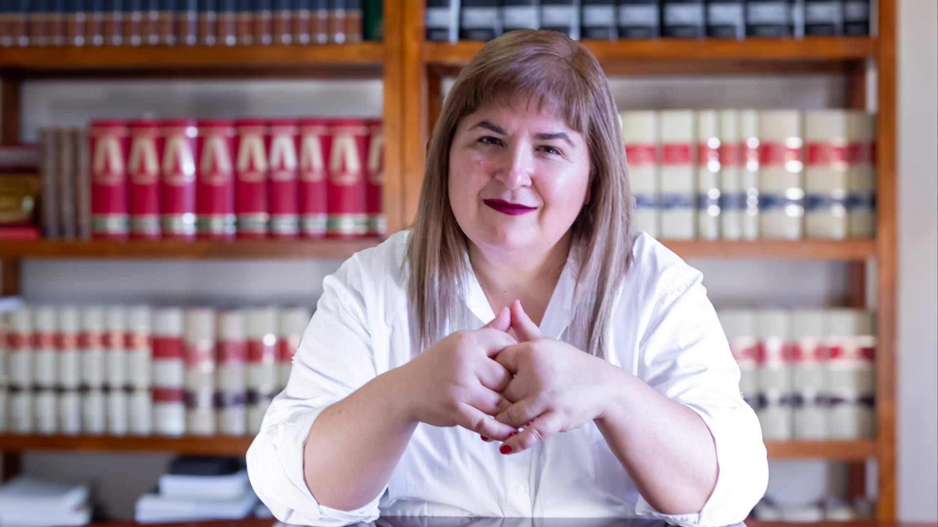 Recibir una denuncia no implica una condena; cómo actuar desde el primer momento