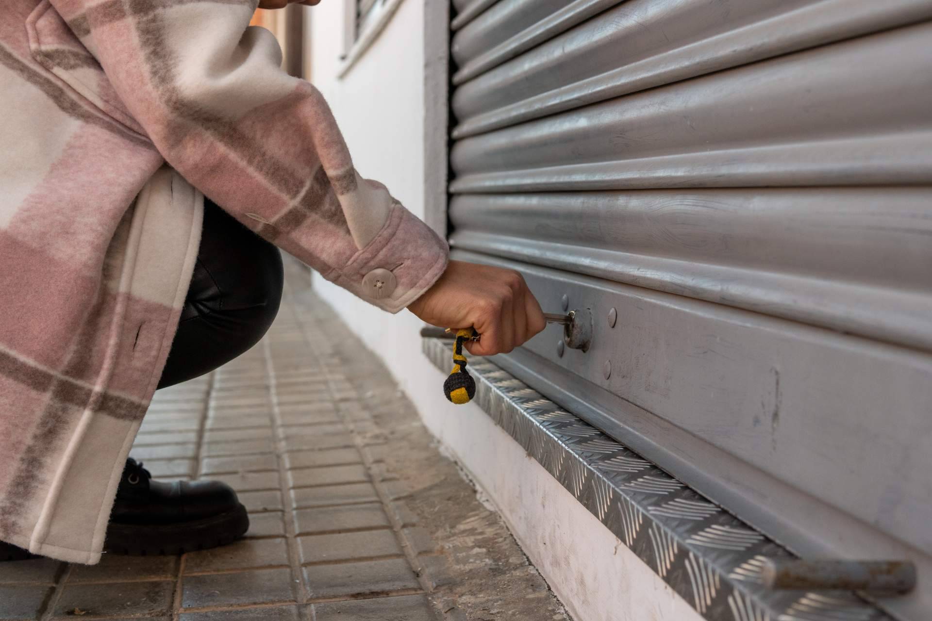 Soluciones González analiza el estado de persianas y mecanismos para recuperar su funcionamiento